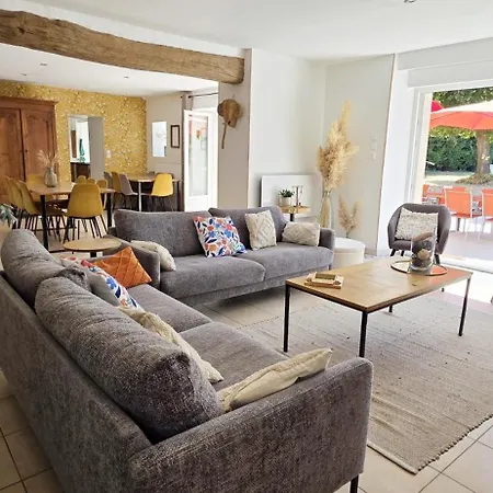Tatil Evi Du Bois Richer 4 Etoiles 15 Personnes Avec Piscine Fougere (Maine-et-Loire)