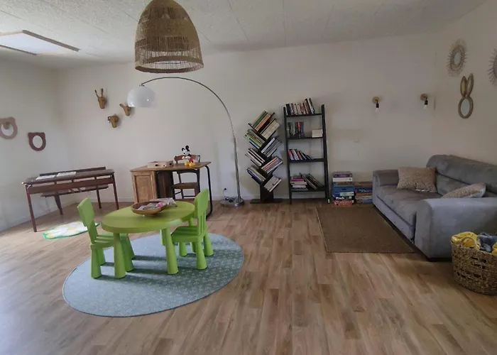 Du Bois Richer 4 étoiles Avec Piscine * Fougere (Maine-et-Loire)